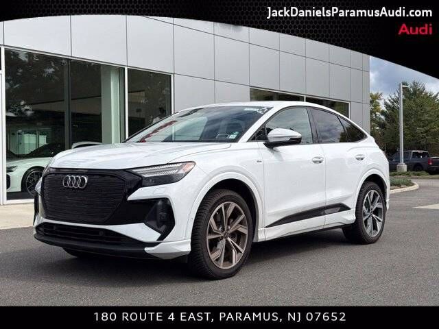 2024 AUDI Q4