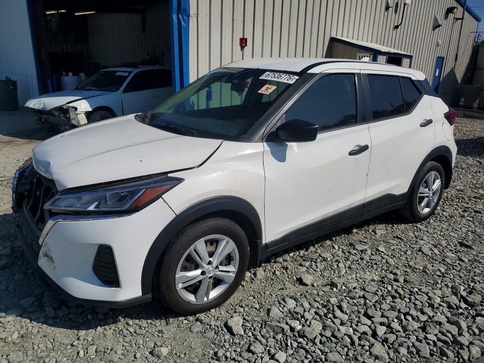 2021 NISSAN Kicks