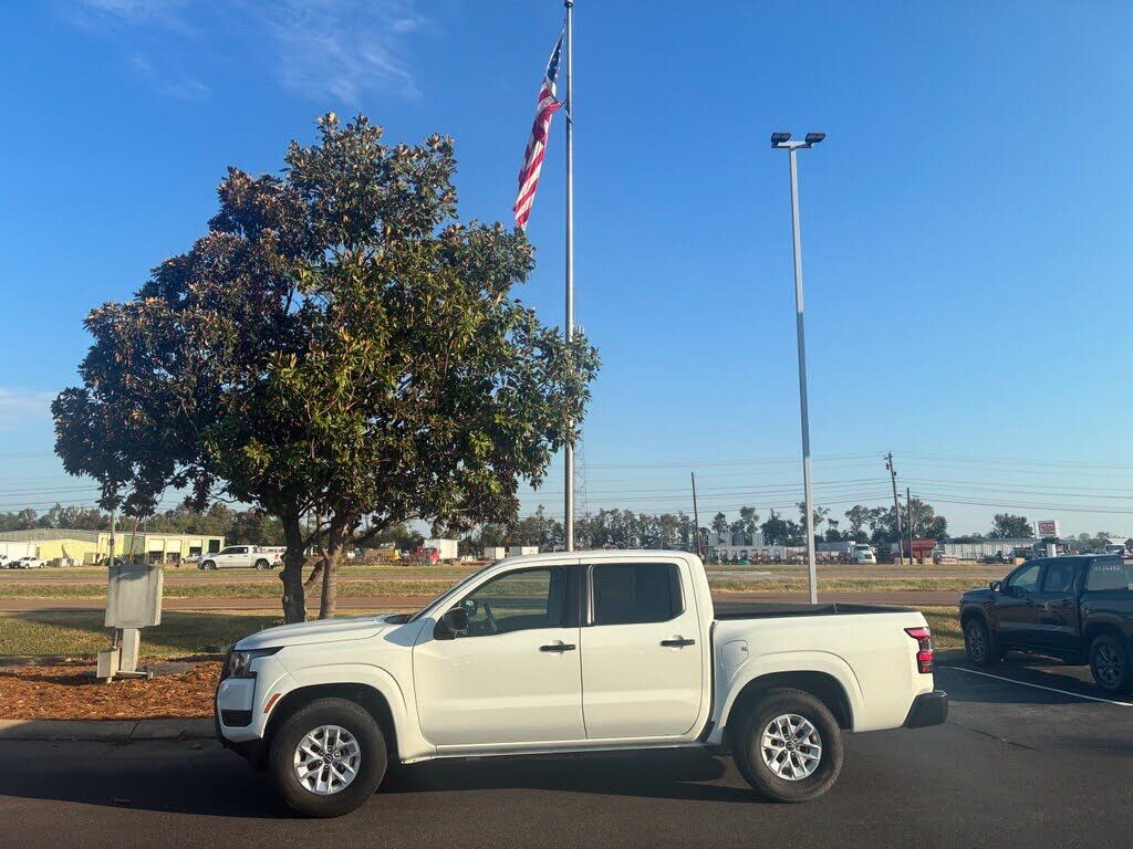 2025 NISSAN Frontier