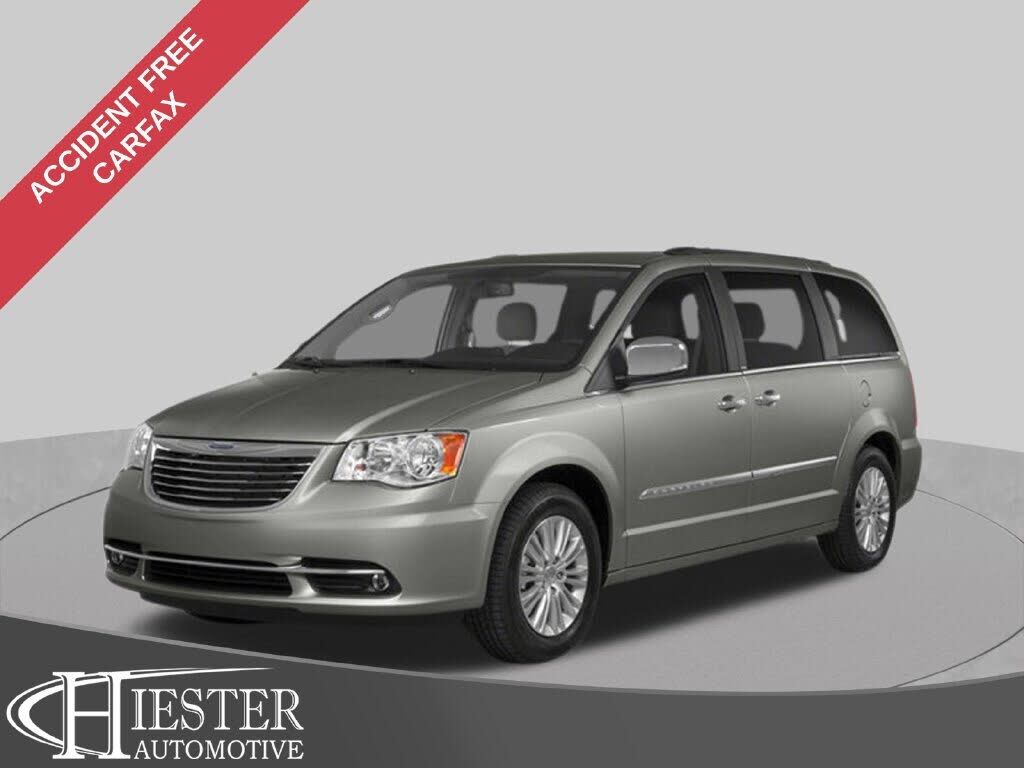 2013 CHRYSLER Town and Country