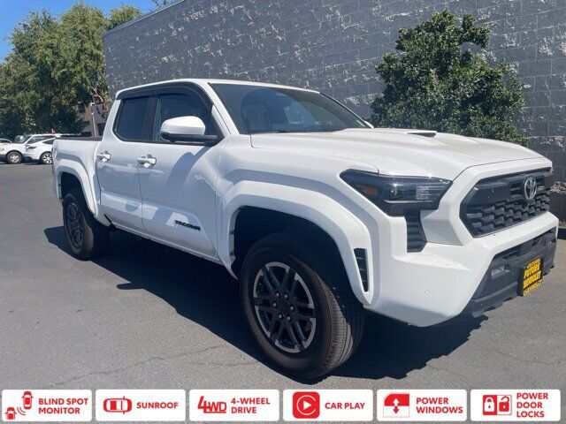 2024 TOYOTA Tacoma