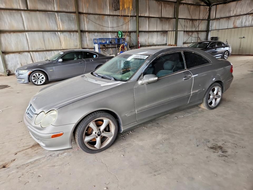 2004 MERCEDES-BENZ CLK-Class