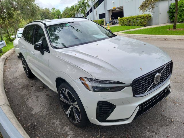 2025 VOLVO XC60
