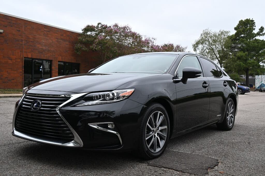 2017 LEXUS ES