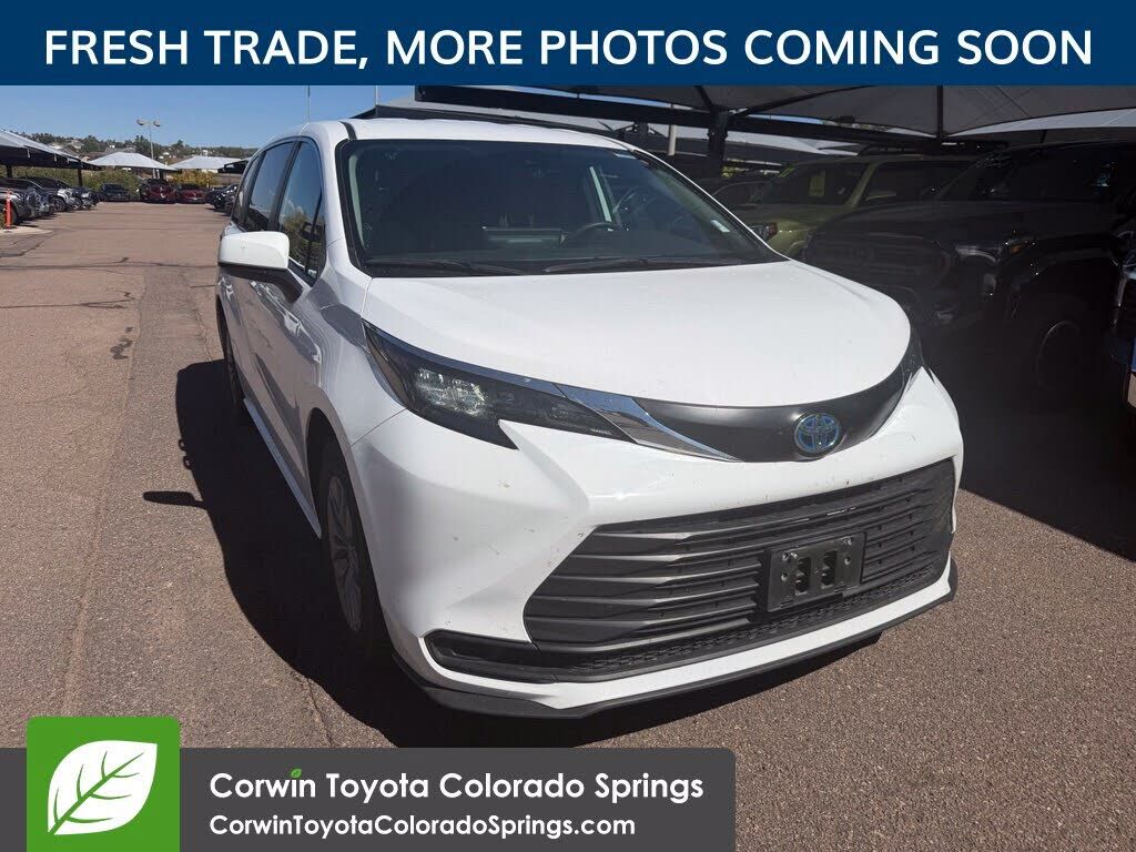 2025 TOYOTA Sienna