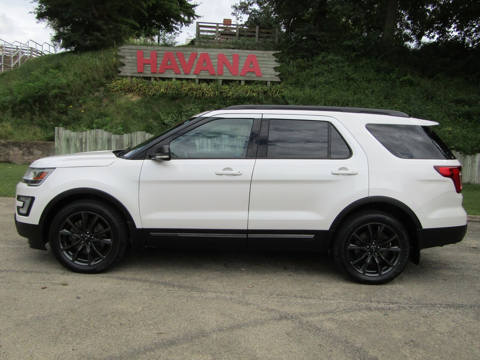 2017 FORD Explorer