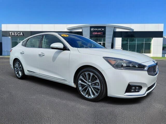 2019 KIA Cadenza