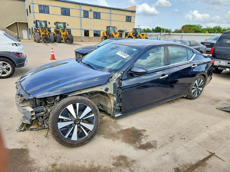 2022 NISSAN Altima