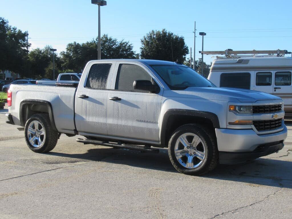 2018 CHEVROLET Silverado