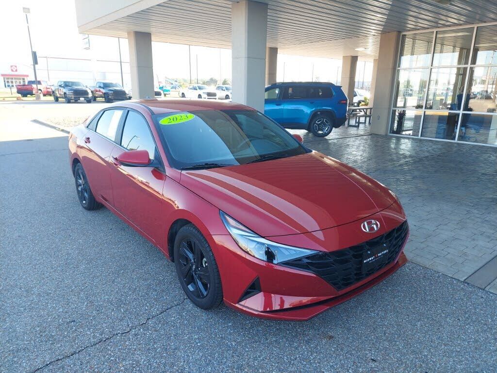 2023 HYUNDAI Elantra