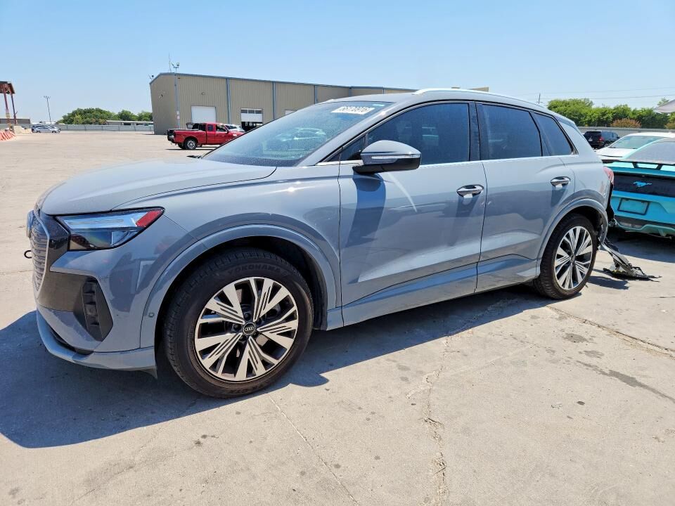 2023 AUDI Q4