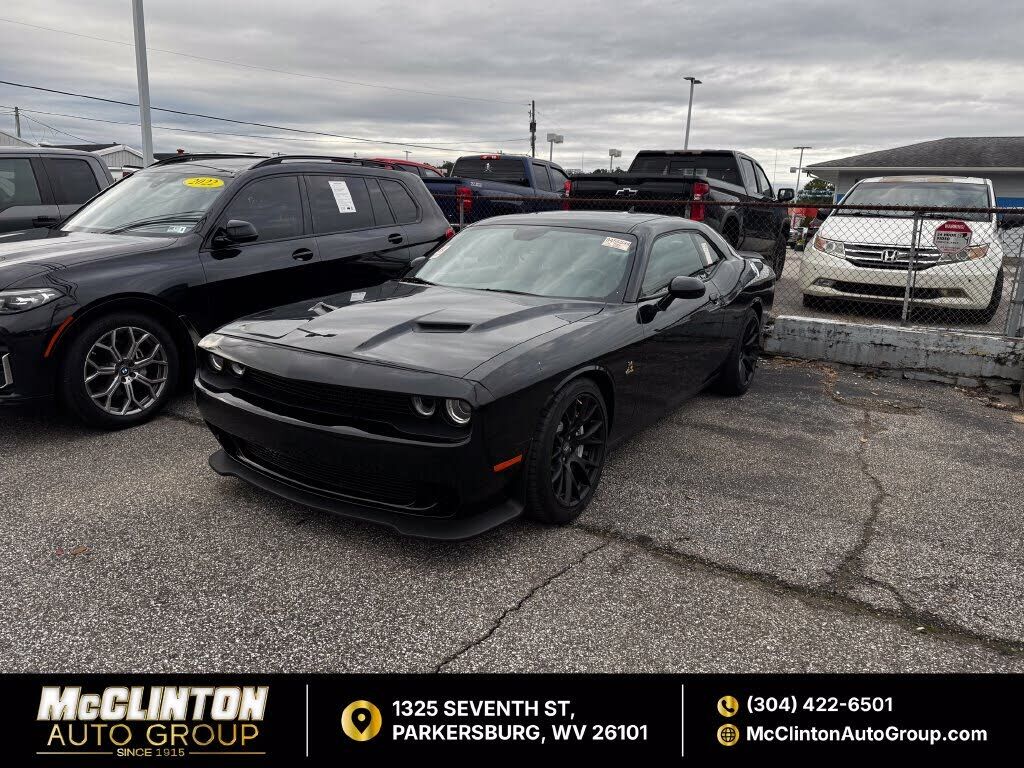 2017 DODGE Challenger