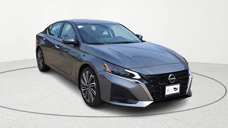 2025 NISSAN Altima