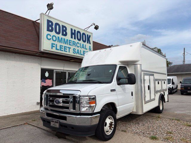 2025 FORD E-350