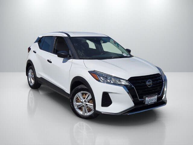 2021 NISSAN Kicks