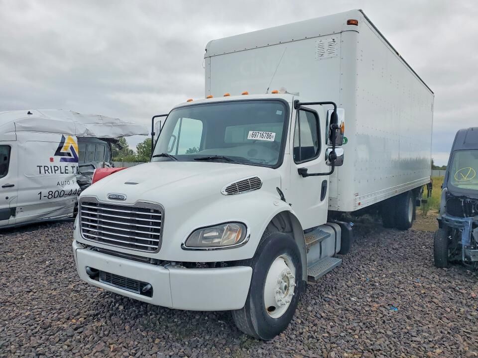 2013 FREIGHTLINER M2