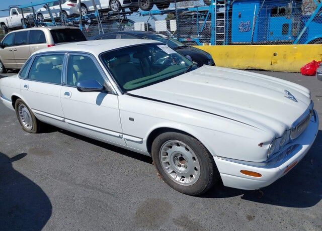 1998 JAGUAR Vanden Plas