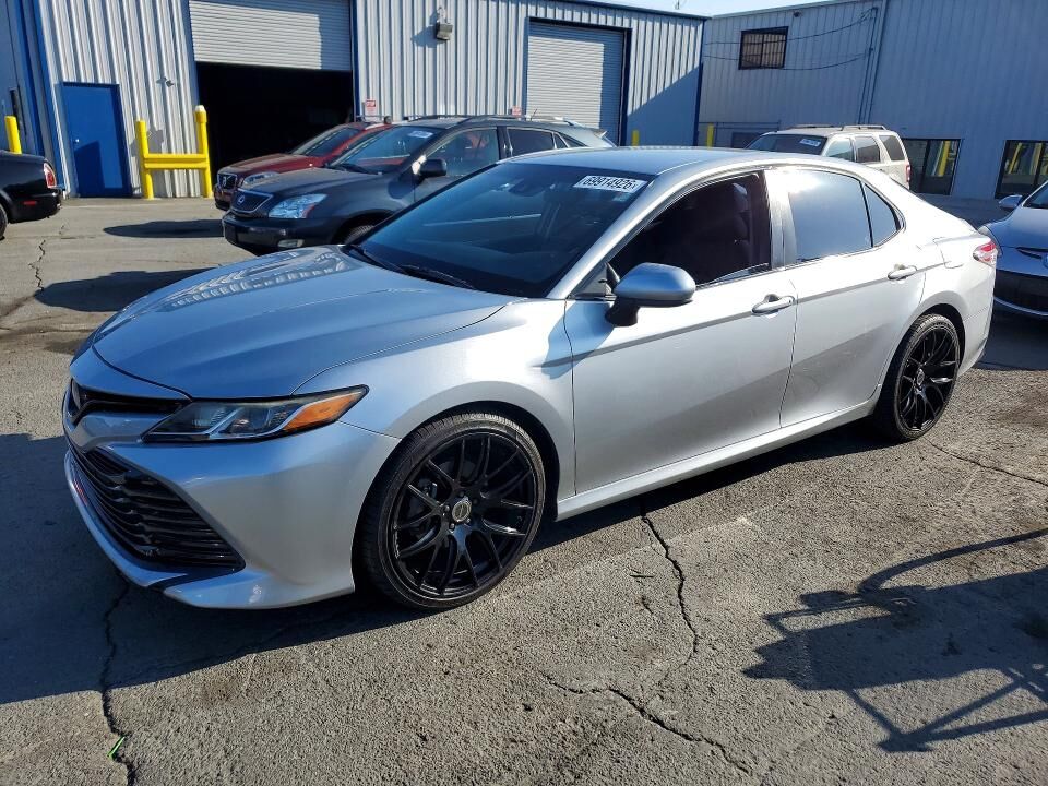 2018 TOYOTA Camry