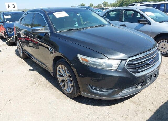 2013 FORD Taurus
