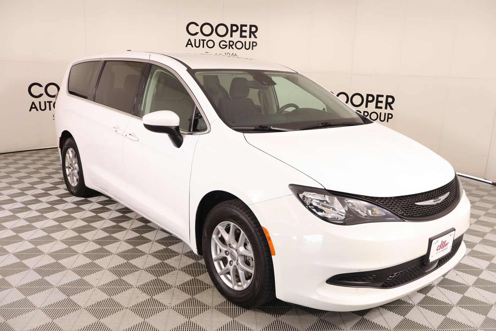 2023 CHRYSLER Voyager