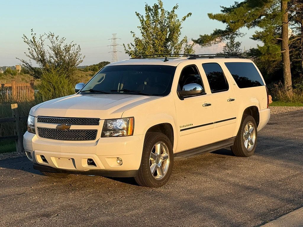 2013 CHEVROLET Suburban