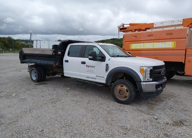 2017 FORD F-550