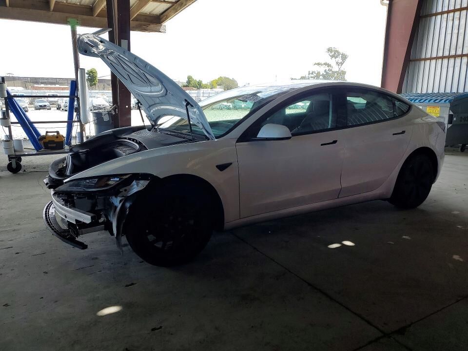 2024 TESLA Model 3