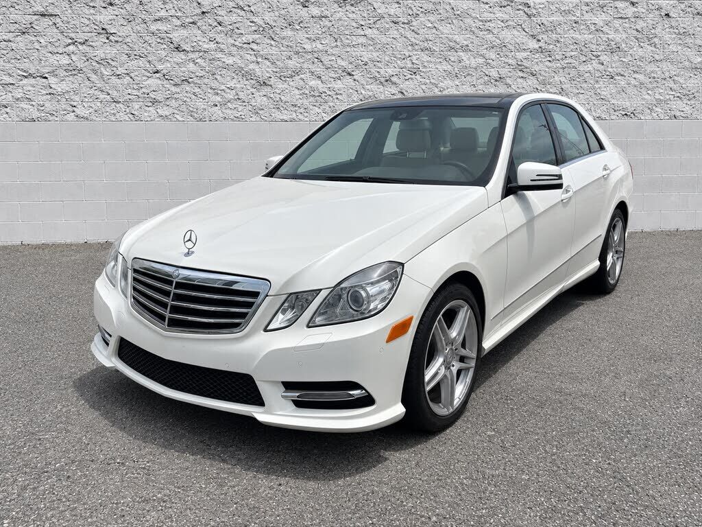 2013 MERCEDES-BENZ E-Class
