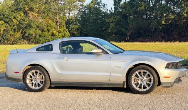 2011 FORD Mustang