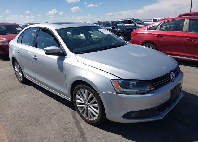 2011 VOLKSWAGEN Jetta