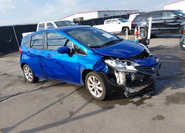 2015 NISSAN Versa