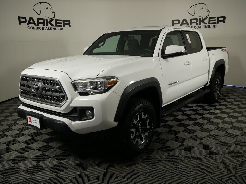 2017 TOYOTA Tacoma