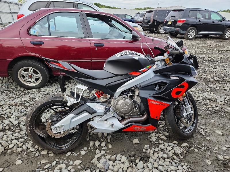 2024 APRILIA RS