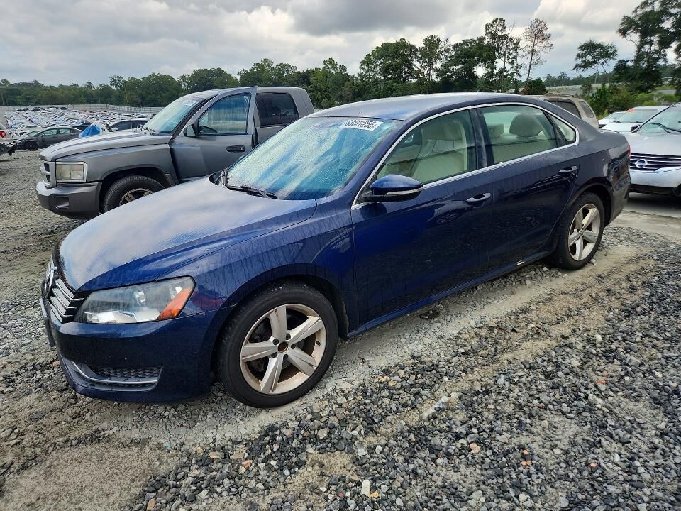 2012 VOLKSWAGEN Passat