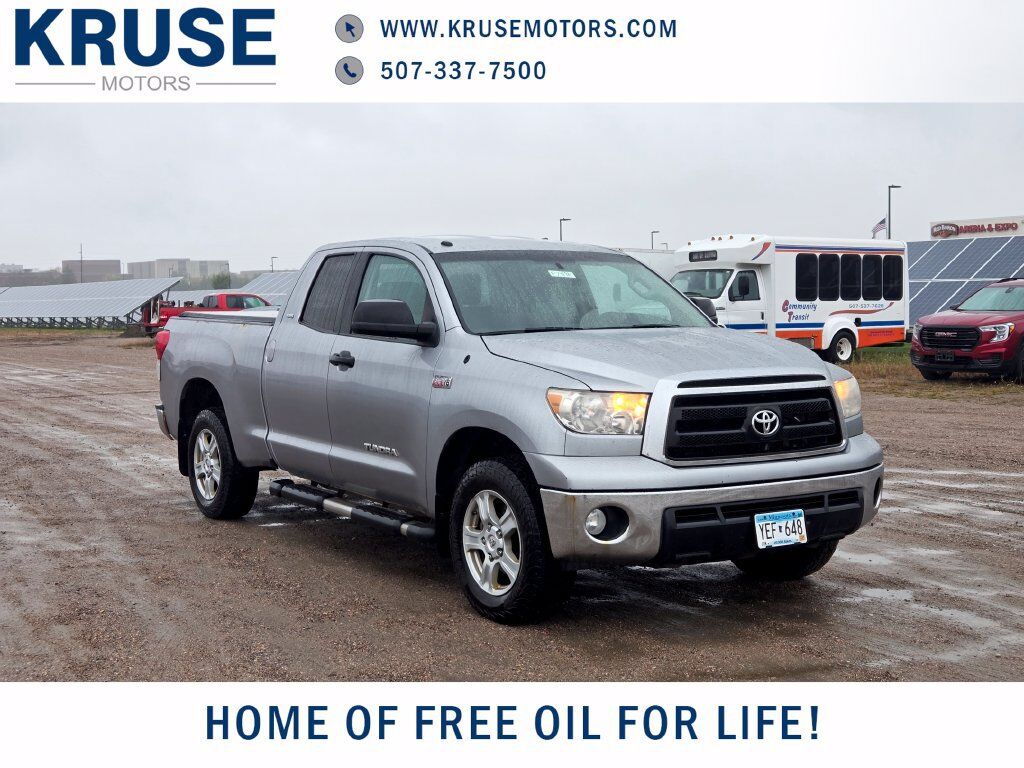 2011 TOYOTA Tundra