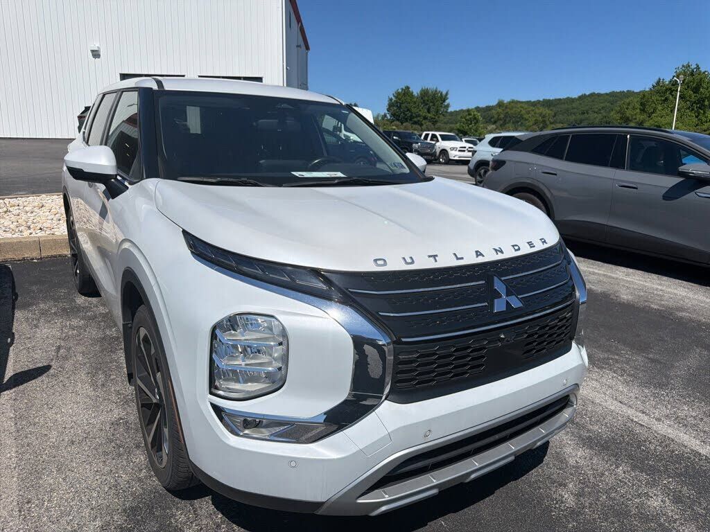 2022 MITSUBISHI Outlander