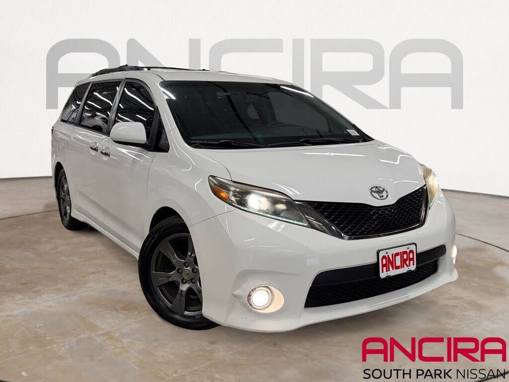 2017 TOYOTA Sienna