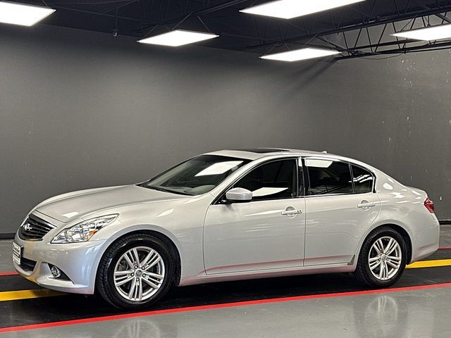 2013 INFINITI G37