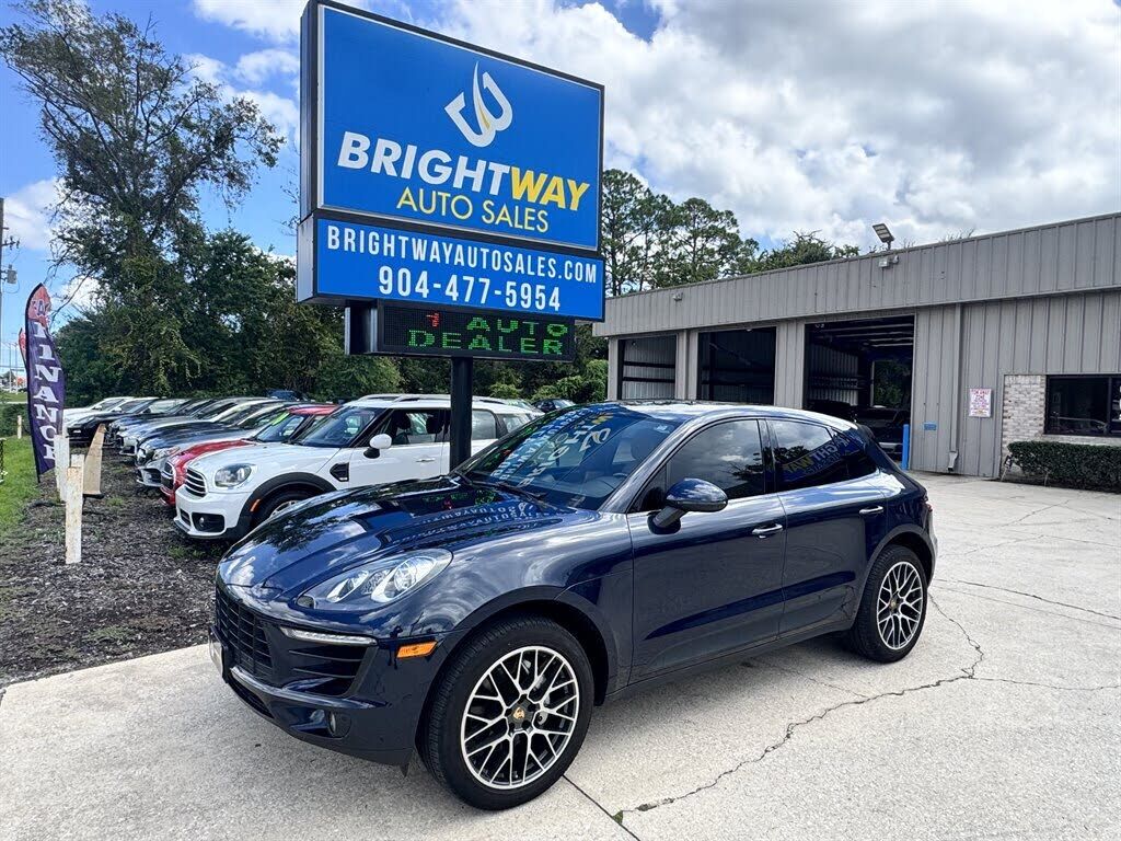 2017 PORSCHE Macan
