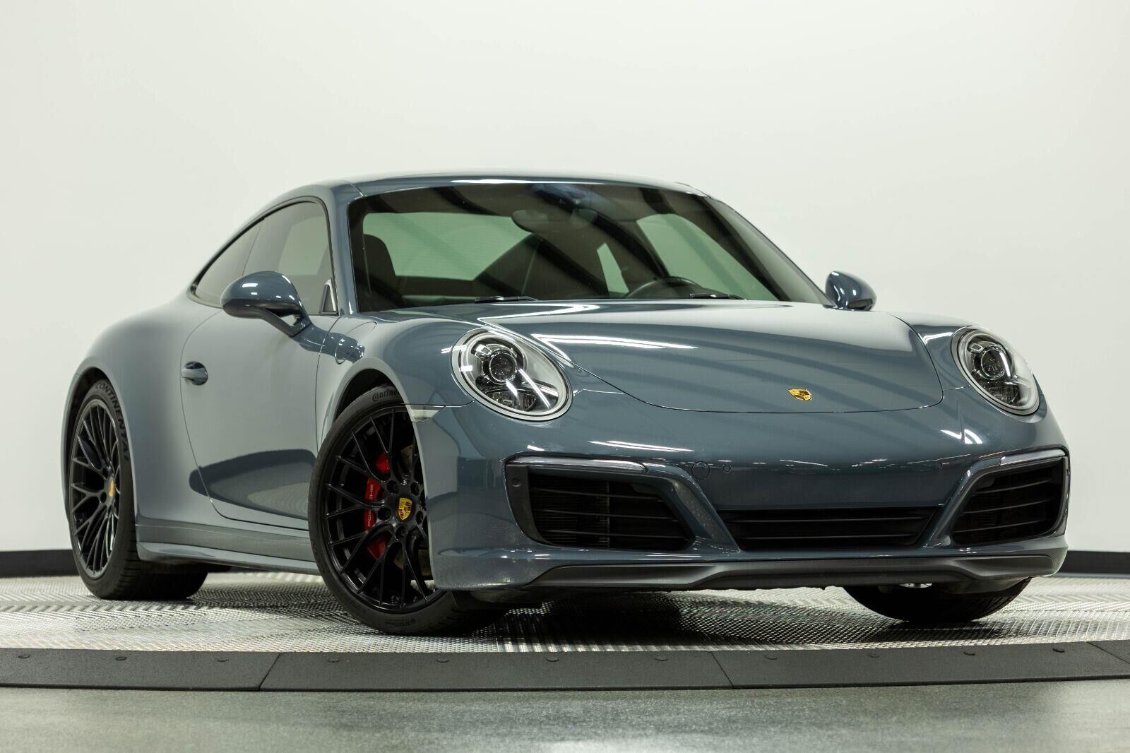 2017 PORSCHE 911