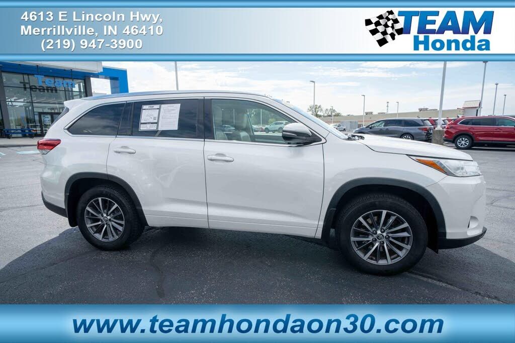 2017 TOYOTA Highlander