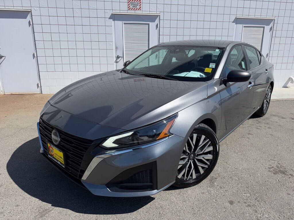 2024 NISSAN Altima