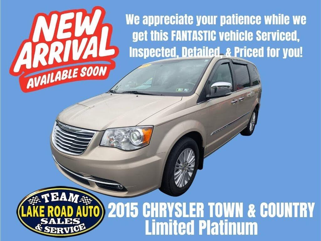 2015 CHRYSLER Town and Country