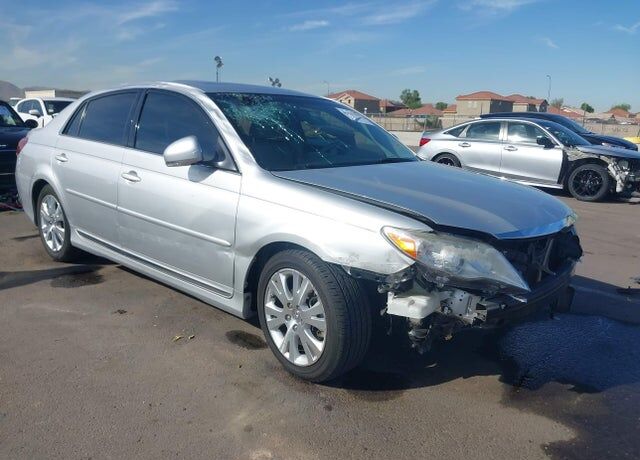 2011 TOYOTA Avalon