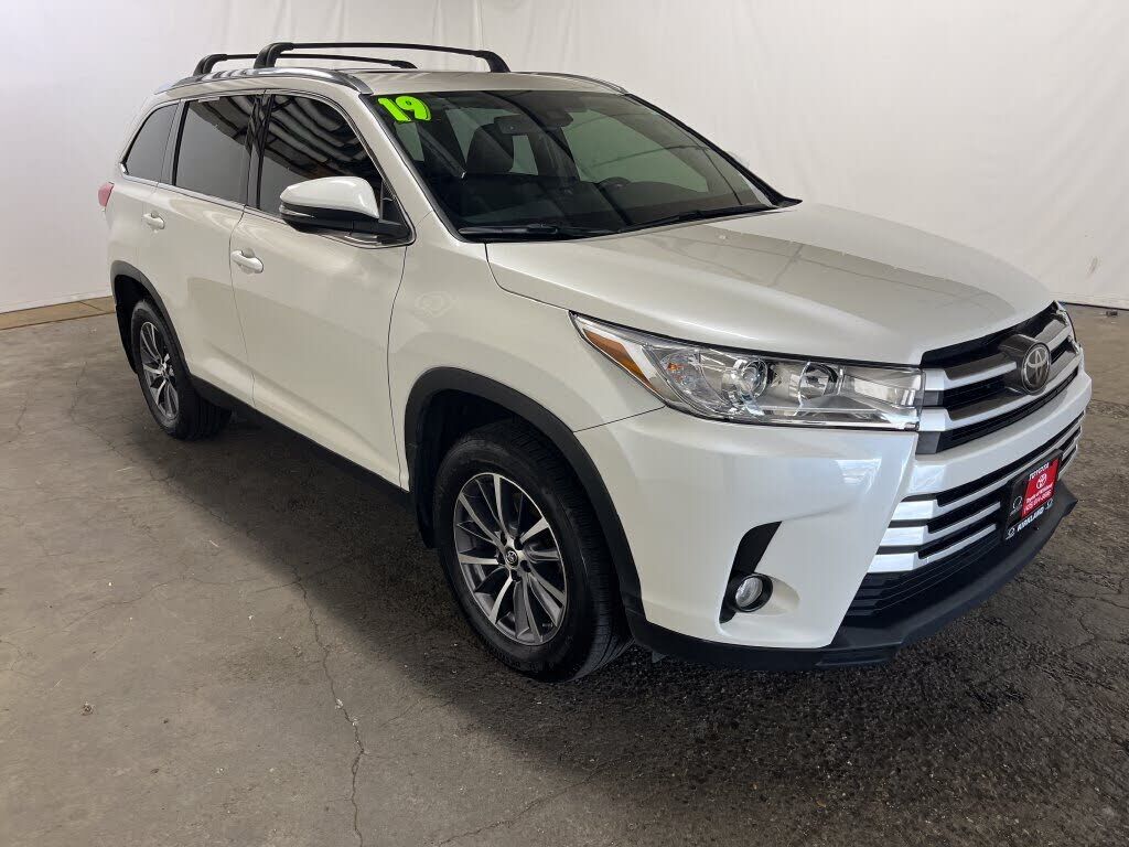 2019 TOYOTA Highlander
