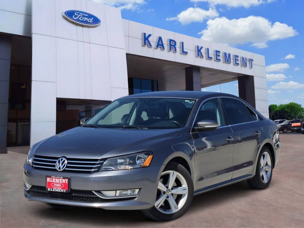 2015 VOLKSWAGEN Passat