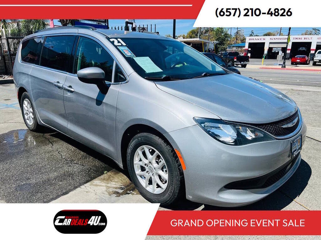 2021 CHRYSLER Voyager