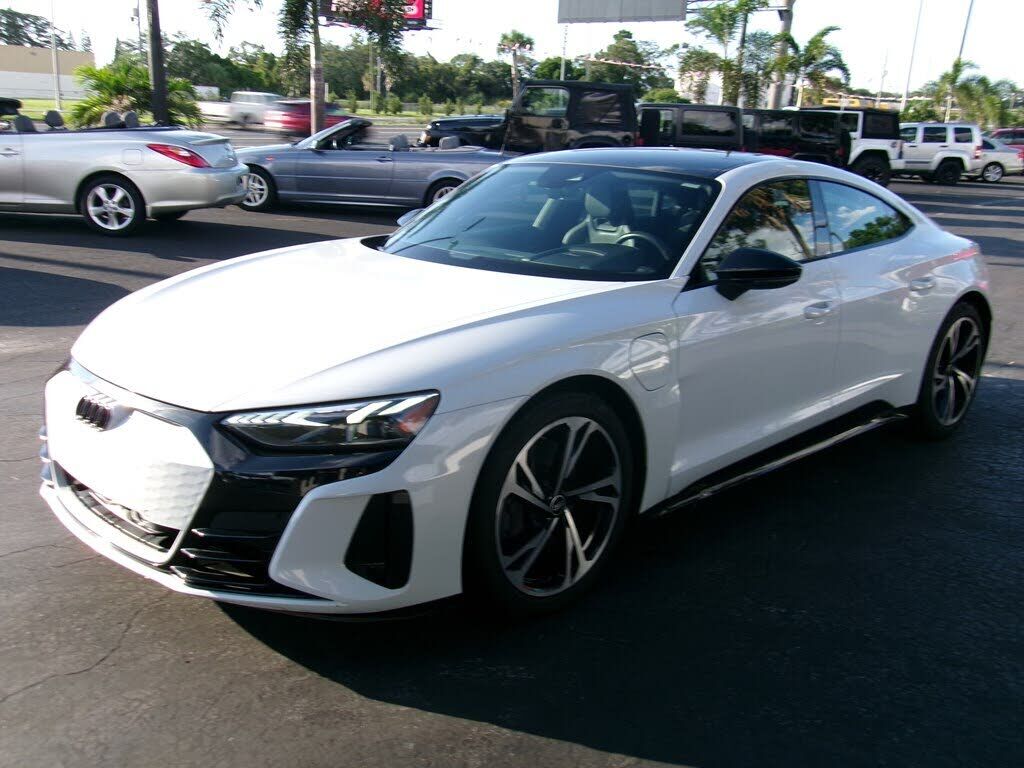 2023 AUDI e-tron GT