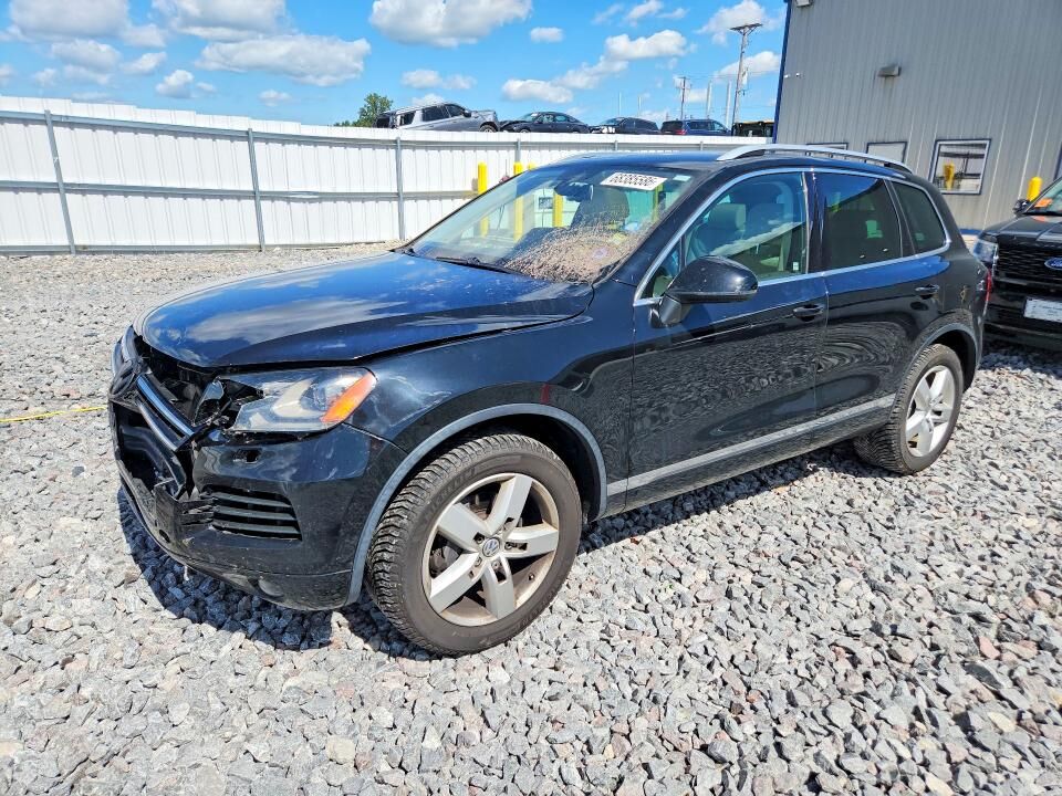 2012 VOLKSWAGEN Touareg