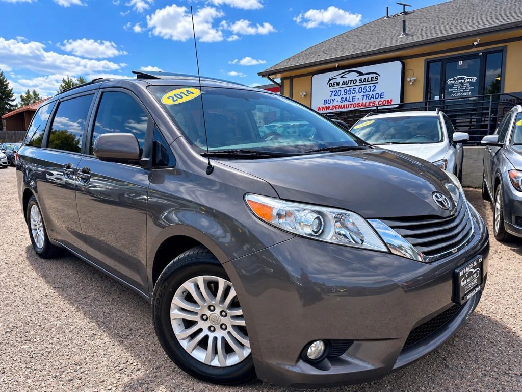 2013 TOYOTA Sienna